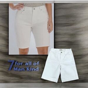 Bermuda white shorts